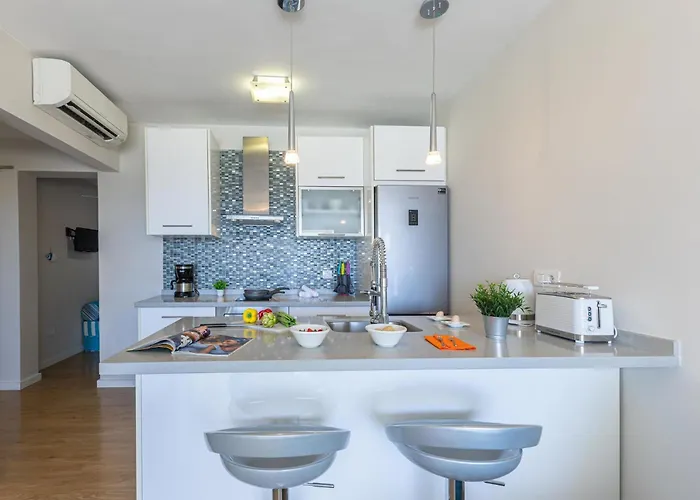 Aida 201 By Villagrancanaria *