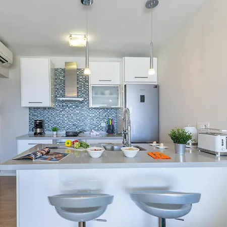 Aida 201 By Villagrancanaria *